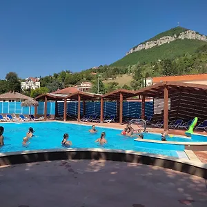 mobil-home-xxl-4-chambres-camping-du-viaduc.midi-pyreneeshotels.com/